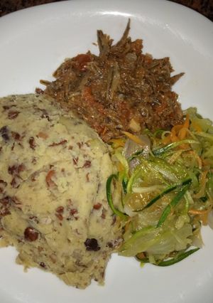 A picture of Mushenye omens and fried vegetables #charity support recipe.