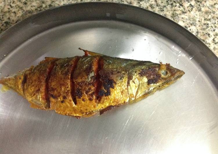 Fried Bangda fish (Mackerel)