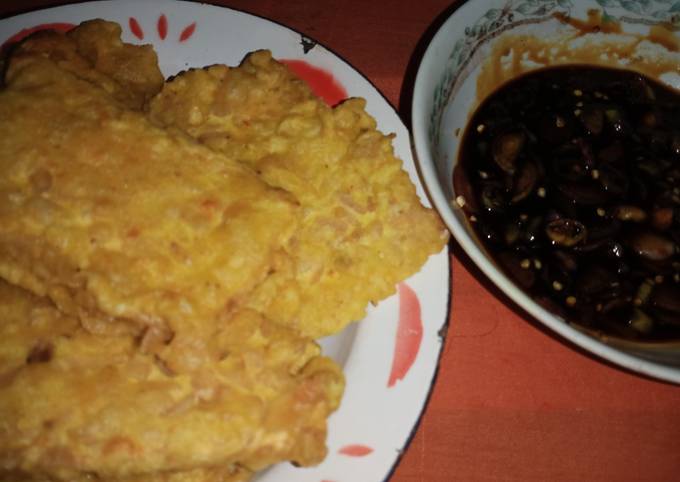 Tempe mendoan sambal kecap