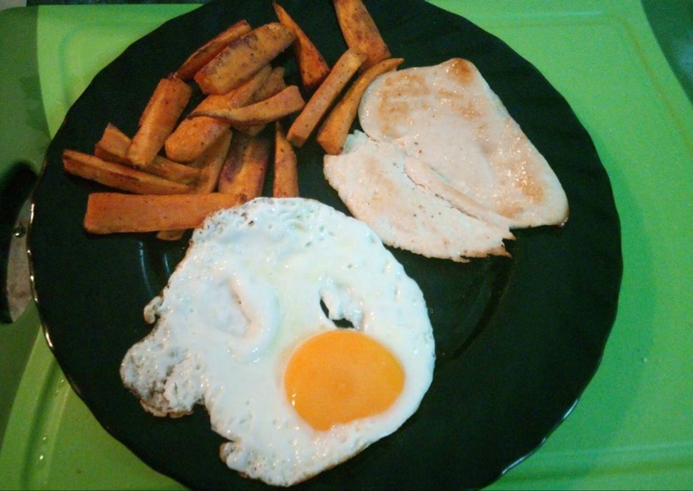 Bonnato on horns and hooves, pechuga de pollo a la placha