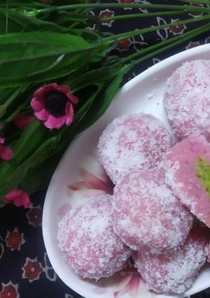 ટોપરા પાક (Topra Paak Recipe In Gujarati) રેસીપી મુખ્ય ફોટો
