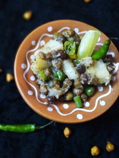 চটপটা ছোলা আলু মরিচ(chotpota chola aloo morich recipe in Bengali) রেসিপির প্রধান ছবি