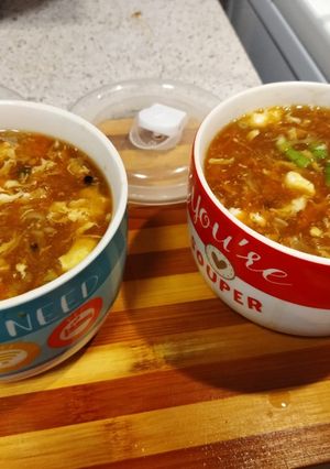 A picture of Hot & sour soup.