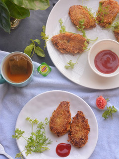 A picture of Chicken cutlets from leftover chicken curry.