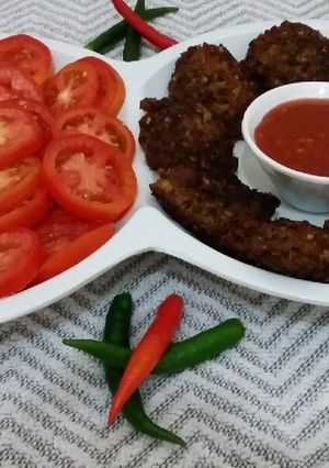 A picture of Kachay Qeemay ke kebab.