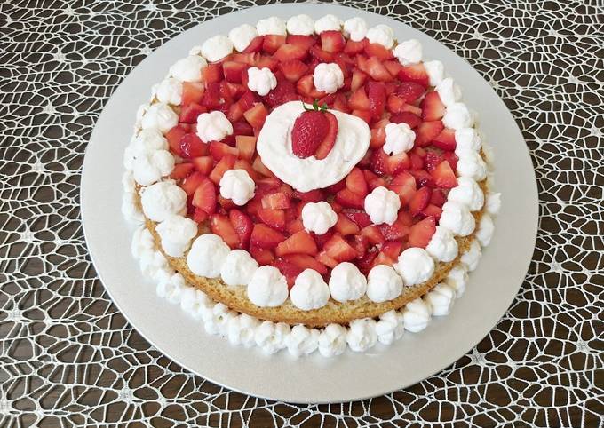 Torta di compleanno alla fragola