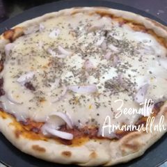 A picture of Instant Cheesy Pan Pizza.