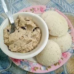 A picture of Rava idli.