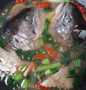 Cara Gampang Membikin Resep Sop Kepala Salmon yang Uenak Anti Ribet, Mantap Sekali