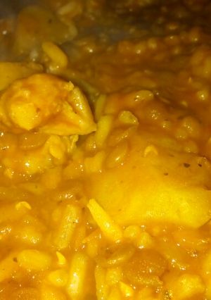Una foto de Guiso de arroz con salchichas Parrillera