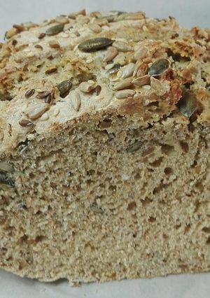 Magvas-rozsos kenyér kelesztés nélkül🍞 recept fotója