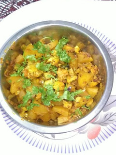 ફ્લાવર બટાકાનું શાક(Cauliflower potato sabji recipe in gujarati) રેસીપી મુખ્ય ફોટો