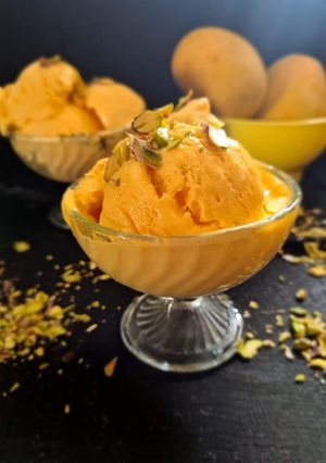 મેંગો આઈસક્રીમ (Mango Ice Cream Recipe In Gujarati) રેસીપી મુખ્ય ફોટો