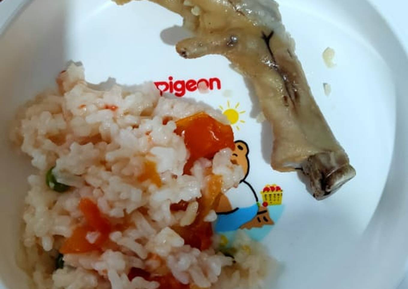 Day. 134 Nasi Tomat dan Ceker Ayam Bawang (10 month+)