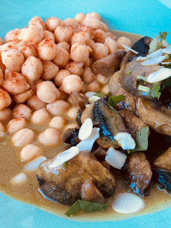 Una foto de Curry de champiñones con garbanzos