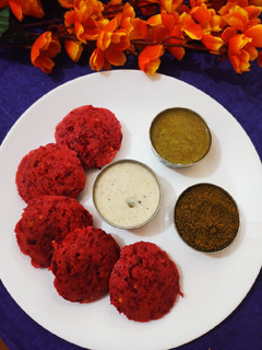 बीटरूट इडली (beetroot idli recipe in hindi) रेसिपी मुख्य फोटो