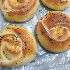 A picture of Rose chicken bread/bun.