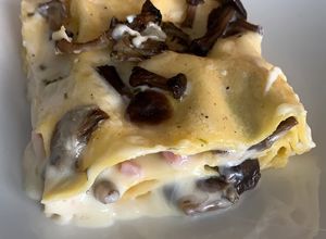 Foto di Lasagne con funghi chiodini, speck e Taleggio