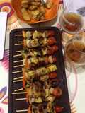 Brochettes de pollo