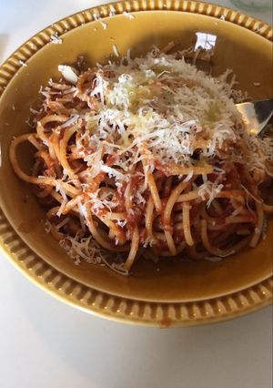 A picture of Pasta & tomato sauce.