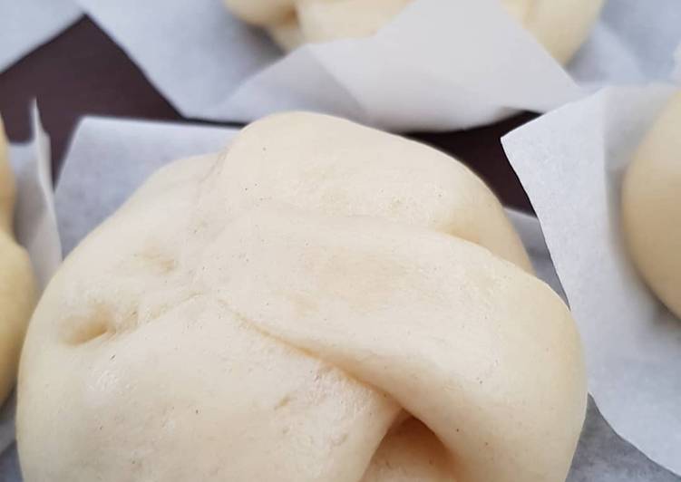 Japanese steamed buns (Nikuman)