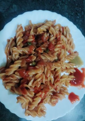 चिल्ली पास्ता (Chilli Pasta recipe in Hindi) रेसिपी मुख्य फोटो