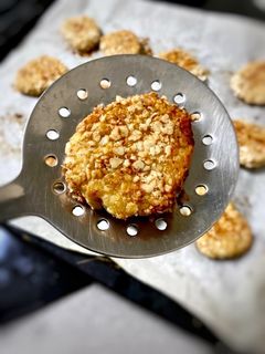 Una foto de Nuggets de pollo al horno ideal para bebés y niños - BLW (+10M)