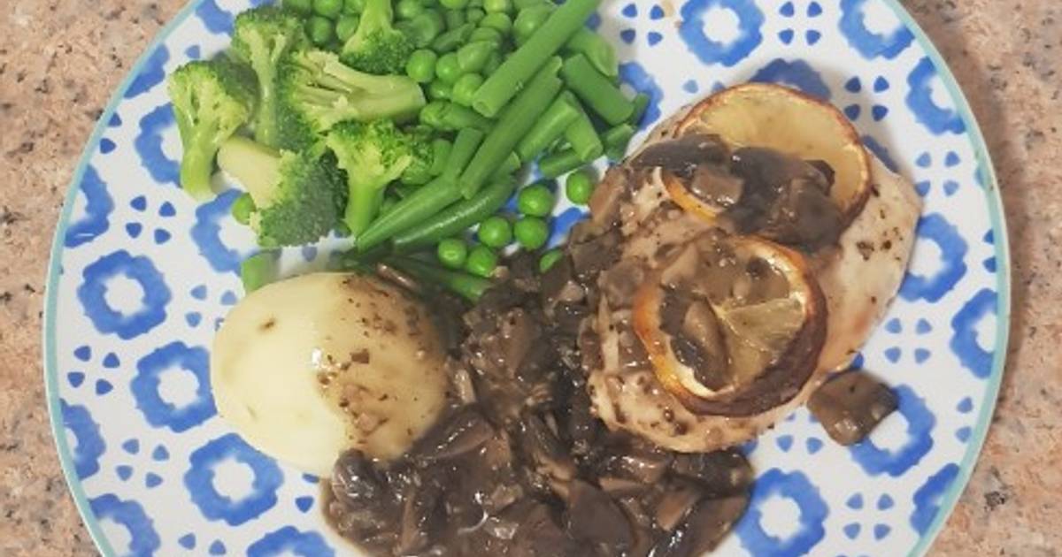 Baked lemon chicken with mushrooms sauce Recipe by Jess Tj 👩‍🍳 - Cookpad