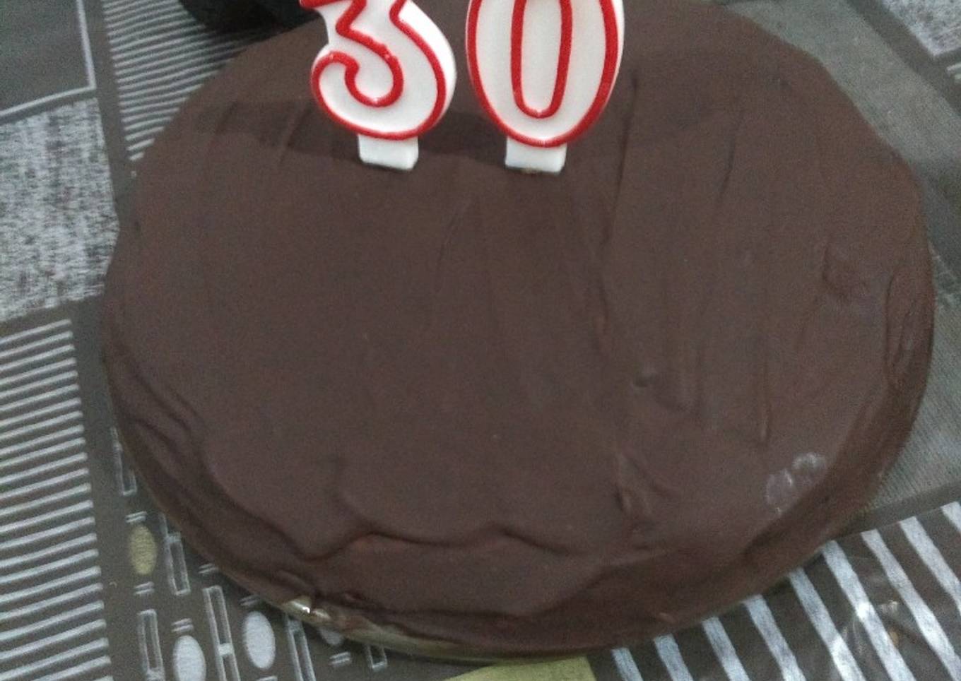 Bizcocho de cumpleaños con bizcocho de yogur