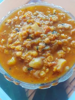 चना दाल आलू की सब्जी (Chana Dal aloo ki sabzi recipe in Hindi) रेसिपी मुख्य फोटो