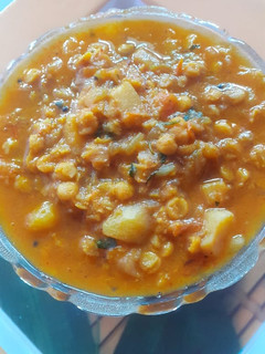 चना दाल आलू की सब्जी (Chana Dal aloo ki sabzi recipe in Hindi) रेसिपी मुख्य फोटो