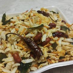 A picture of Chivda.