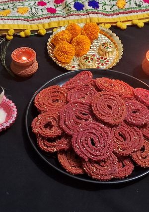 A picture of Beetroot chakli (murukku).