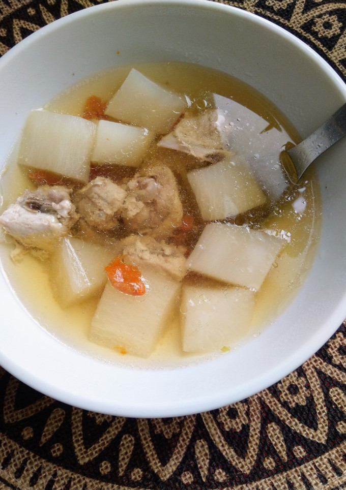 枸杞蘿蔔排骨湯（家常好湯）（簡單料理）（電鍋料理） 的食譜成品照片