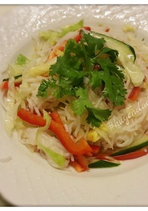 Hình của món Bún trộn sốt chua ngọt.
