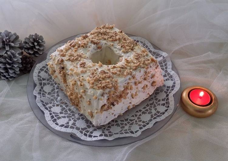 Tarta de zanahoria con frosting de queso crema y nueces