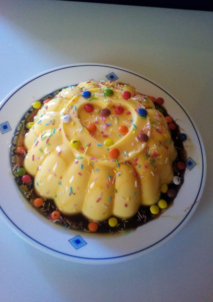 Una foto de Flan Royal con lacasitos