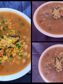 Una foto de Arroz caldoso con mejillones, pollo y picadillo de marisco
