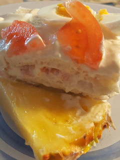Una foto de Pastel frío de pollo y queso