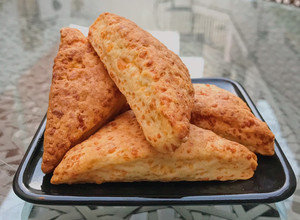 Una foto de Scon de queso