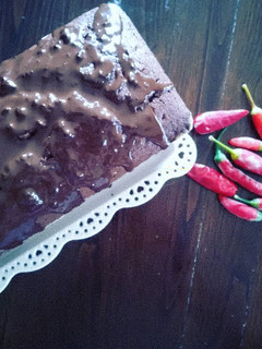 Foto di Plumcake al cioccolato e glassa al cioccolato e peperoncino 🌶️