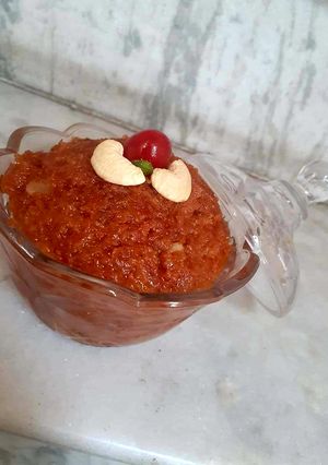 গাজরের হালুয়া(gajorer halwa recipe in bengali) রেসিপির প্রধান ছবি