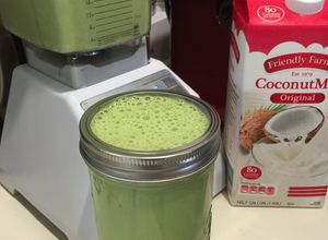 Una foto de Batido Piña Colada en el Bosque