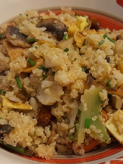 Una foto de Quinoa estilo oriental