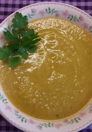 Foto principal de Crema-sopa de nabos y puerros