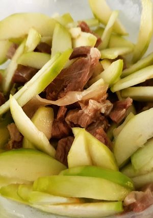 Hình của món Cóc non trộn thịt ngâm mắm.