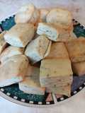Scones de orégano y queso