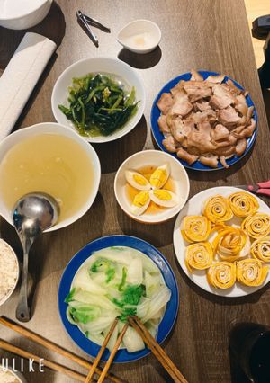 Hình của món Trứng cuộn hoa hồng.
