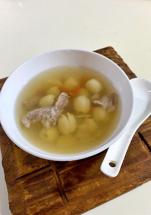 百合蓮子瘦肉湯 的食譜成品照片