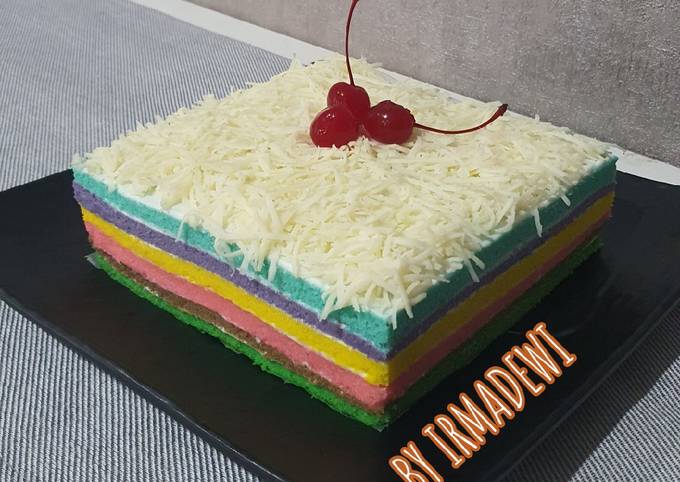 Rainbow Cake Kukus Ny.Liem Lembut Gurih